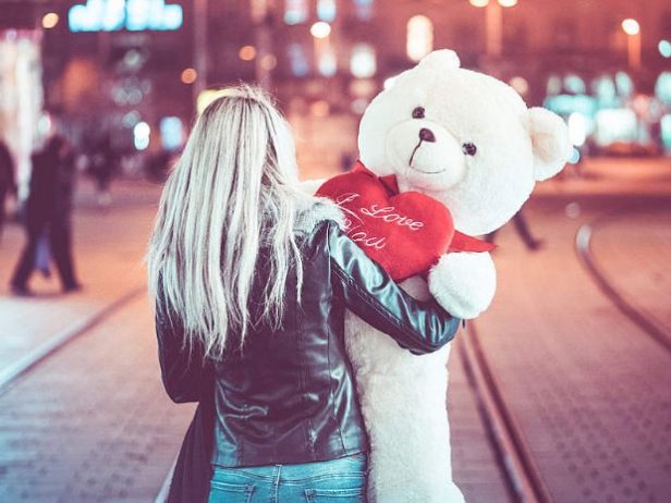 女朋友女友分手后暧昧怎么处理这是为什么?