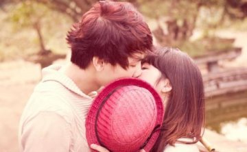 怎么判断女生喜不喜欢自己？教你如何判断女生是否喜欢你！