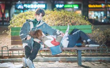 怎么看女生是否想撩我？女生想撩你的表现！