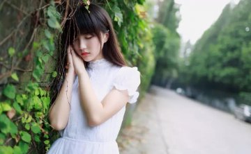 女生暗恋你的表现,中一个恭喜你要脱单了