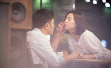 女生想撩男时有什么表现？女生想撩男的表现！