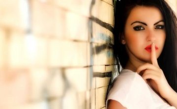 怎样判断女生是否要撩我？女生撩男的表现！