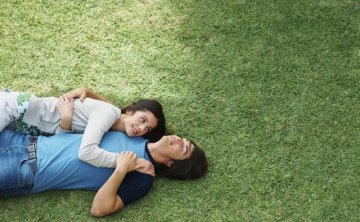 如何看一个女生想不想撩男生？女生想撩男生的表现！