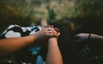 女朋友留着前任的东西正常吗-四种可能