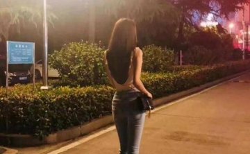 追女生约会套路揭秘：她说“我们抱着睡什么都不做”，真相却是……