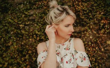 跟女朋友聊天开头一般说什么好