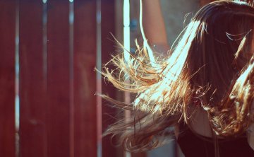 女生知道我喜欢她后刻意回避我怎么办？女生知道我喜欢她后回避的解决办法！