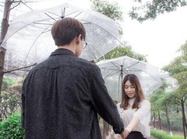 冷淡的女生怎么追?追冷淡的女生的技巧!