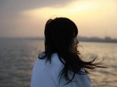 脸上长痘痘如何自信面对,长得丑如何提升自信!