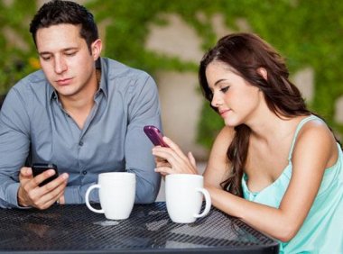 不知道怎么跟相亲对象交流？学会这些技巧再也不怕没话聊！