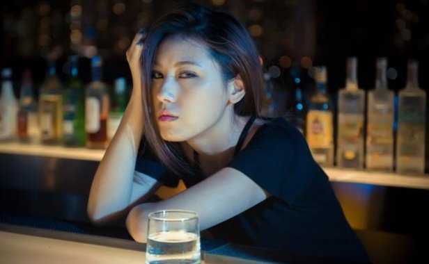 酒吧撩妹套路有哪些？教你正确的酒吧撩妹套路！