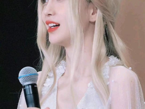 杨颖baby还是可以的吧，这种精灵公主形象