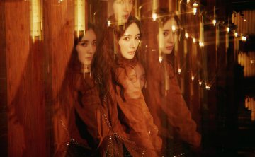 杨幂港风街巷图