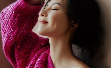 张柏芝火龙果造型面世