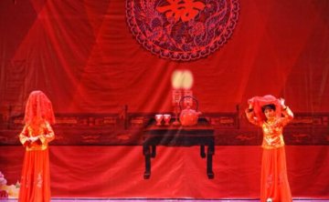 洞房红烛夜未烧